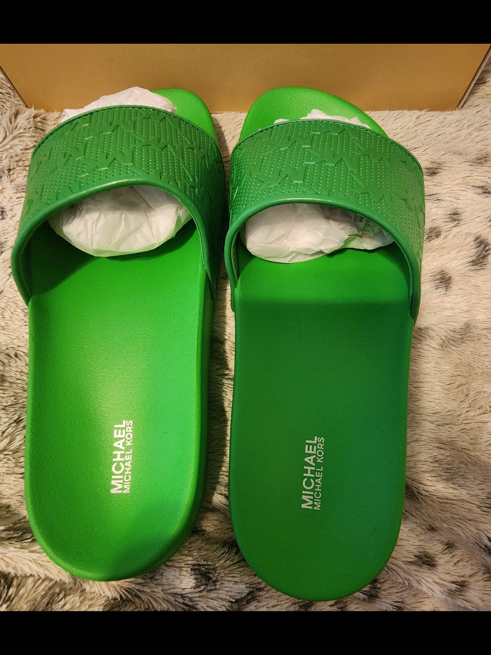 Michael Kors Women’s Green Logo Slide Sandals Rubber Slip On US 9 New With Box - Picture 2 of 8